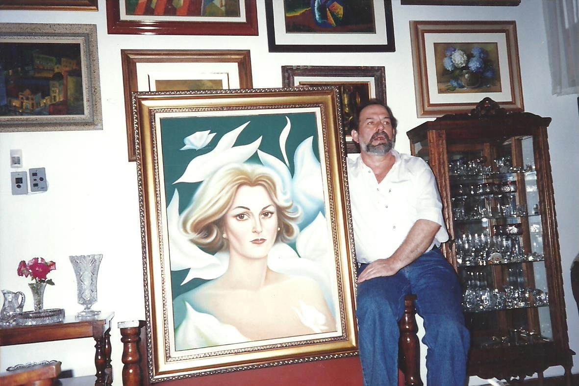 Solano Finardi com um de seus retratos
